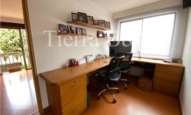 Casa en venta por $600.000.000 COP, 225 m2, tres niveles, esquinera