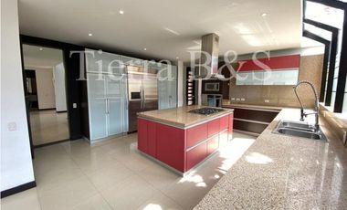 ARRIENDO DE CASA EN SAN JOSÉ DE BAVARIA, LOTE 800 M2 POR $16'000.000
