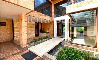 ARRIENDO DE CASA EN SAN JOSÉ DE BAVARIA, LOTE 800 M2 POR $16'000.000