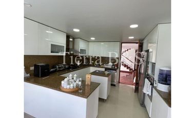 ARRIENDO DE CASA EN SAN SIMÓN, 500 M2 POR $14'000.000