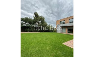 ARRIENDO DE CASA EN SAN SIMÓN, LOTE DE 1400 M2 POR $20'000.000