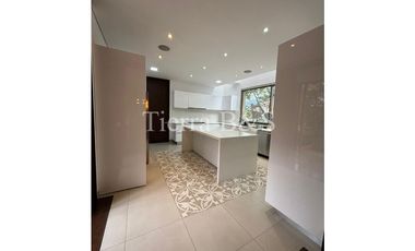 ARRIENDO DE CASA EN SAN SIMÓN, LOTE DE 1400 M2 POR $20'000.000
