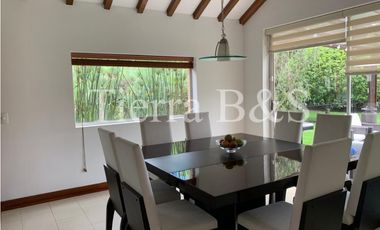ARRIENDO DE CASA EN SAN SIMÓN, 300 M2 POR $10'500.000