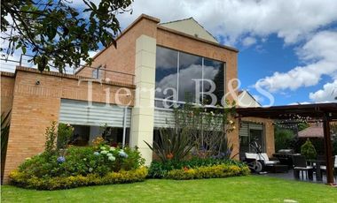 ARRIENDO DE CASA EN SAN SIMÓN, 300 M2 POR $10'500.000