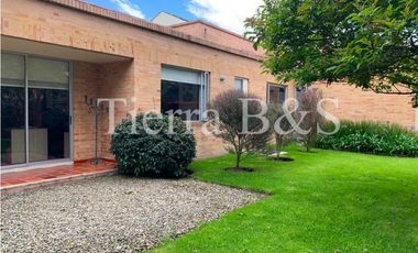 ARRIENDO DE CASA EN SAN SIMÓN, 300 M2 POR $10'500.000