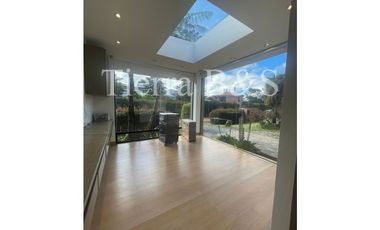 ARRIENDO DE CASA EN SAN SIMÓN, 600 M2 POR $13'500.000