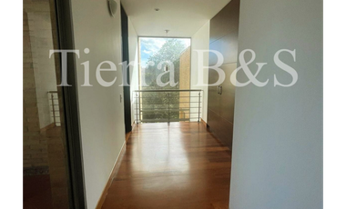 ARRIENDO DE AMPLIA CASA EN SAN SIMÓN, 336 M2 $13'900.000