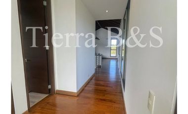 ARRIENDO DE AMPLIA CASA EN SAN SIMÓN, 336 M2 $13'900.000