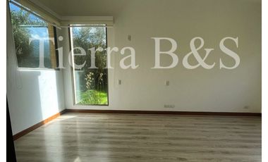 ARRIENDO DE AMPLIA CASA EN SAN SIMÓN, 336 M2 $13'900.000