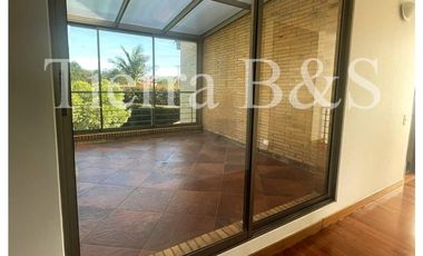 ARRIENDO DE AMPLIA CASA EN SAN SIMÓN, 336 M2 $13'900.000