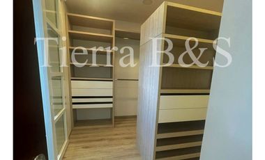 ARRIENDO DE AMPLIA CASA EN SAN SIMÓN, 336 M2 $13'900.000