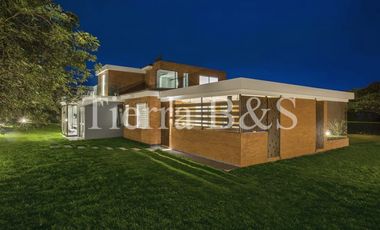 ARRIENDO DE LUJOSA CASA EN SAN SIMÓN, 470 M2 POR $17,5 Millones