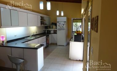 Casa - Luis Guillon