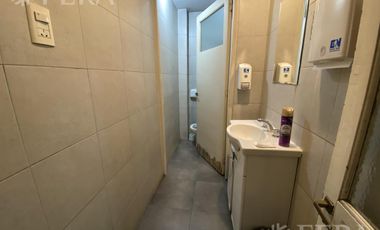 Venta galpón con departamento de 4 ambientes en Dock Sud (29824)