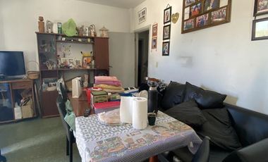 Venta galpón con departamento de 4 ambientes en Dock Sud (29824)