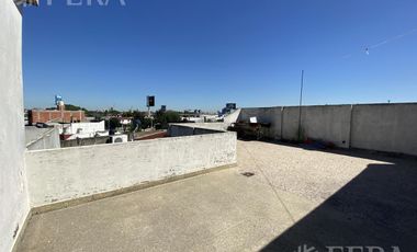 Venta galpón con departamento de 4 ambientes en Dock Sud (29824)