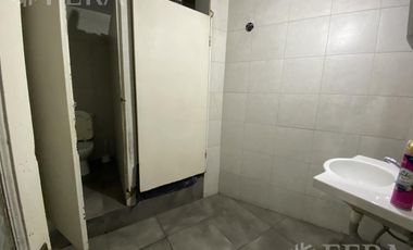 Venta galpón con departamento de 4 ambientes en Dock Sud (29824)
