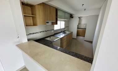 Venta departamento tres ambientes al frente en Remedios de Escalada