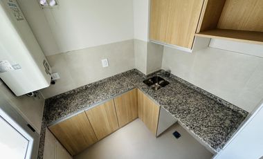 Venta departamento tres ambientes al frente en Remedios de Escalada