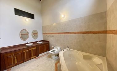 VENTA DE FINCA EN CALARCA VIA BARCELONA QUINDIO