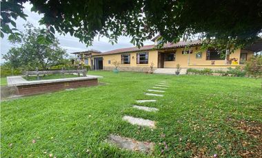 VENTA DE FINCA EN CALARCA VIA BARCELONA QUINDIO