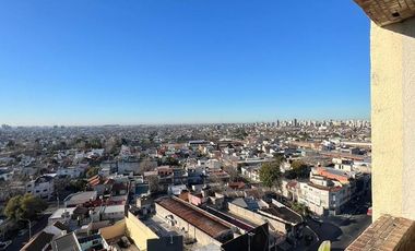 DEPARTAMENTO EN VENTA DE 4 AMBIENTES HIPOLITO YRIGOYEN 2939 (LANUS)