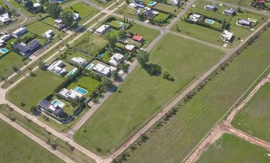 Lote 144 en Funes Town - Subdivisible con salida a dos calles
