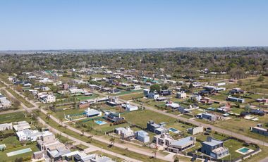 Lote 144 en Funes Town - Subdivisible con salida a dos calles