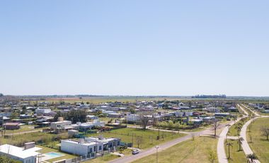 Lote 144 en Funes Town - Subdivisible con salida a dos calles