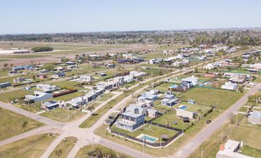 Lote 144 en Funes Town - Subdivisible con salida a dos calles