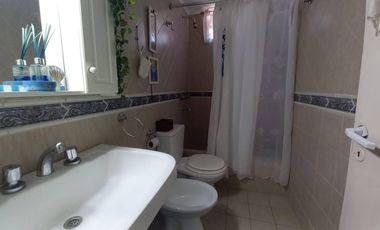 Casa en venta - 4 Dormitorios 2 Baños - 180Mts2 - Avellaneda