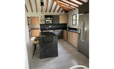 Finca Amoblada en Venta en Marinilla - Antioquia