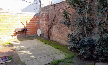 Casa en venta - 4 Dormitorios 3 Baños - 216Mts2 - Melchor Romero, La Plata