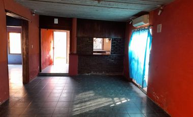 Casa en venta - 4 Dormitorios 3 Baños - 216Mts2 - Melchor Romero, La Plata