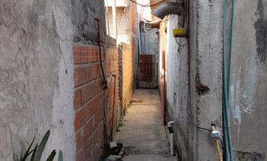 Casa en venta - 4 Dormitorios 3 Baños - 216Mts2 - Melchor Romero, La Plata