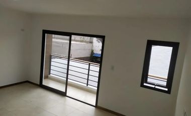 PH en venta - 1 dormitorio 1 baño - Cochera - 80mts2 - Quilmes Oeste