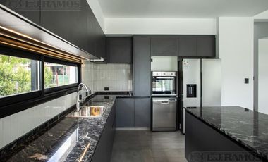 Casa en Puertos / Escobar - Barrio Marinas
