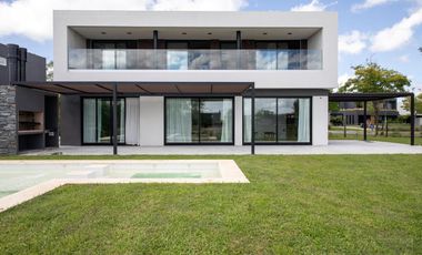Casa en Puertos / Escobar - Barrio Marinas