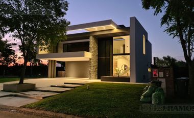 Casa en Puertos / Escobar - Barrio Marinas