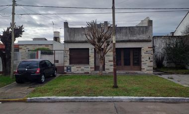 VENTA DE CASA 3 AMBIENTES