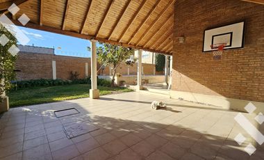Casa 5 dormitorios - Jardines del Rey