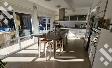 Casa 5 dormitorios - Jardines del Rey
