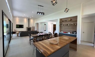 Vente - Casa - Haras El Malacate  Club de Campo - Exaltación de la Cruz
