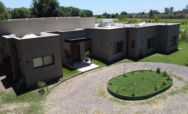 Vente - Casa - Haras El Malacate  Club de Campo - Exaltación de la Cruz