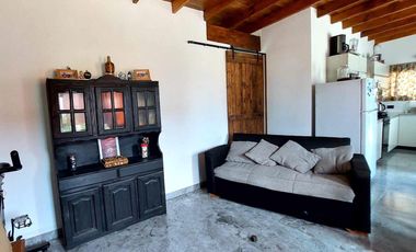 Casa en venta - 4 Dormitorios 3 Baños - Cochera - 405Mts2 - Mar Chiquita