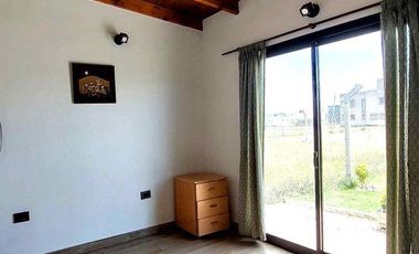 Casa en venta - 4 Dormitorios 3 Baños - Cochera - 405Mts2 - Mar Chiquita