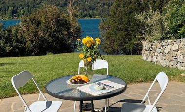 Importante casa con costa de lago en Bariloche