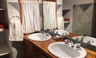 Importante casa con costa de lago en Bariloche