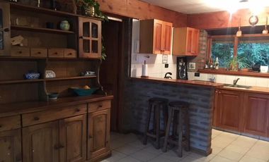 Importante casa con costa de lago en Bariloche