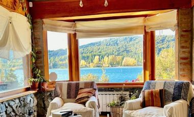 Importante casa con costa de lago en Bariloche
